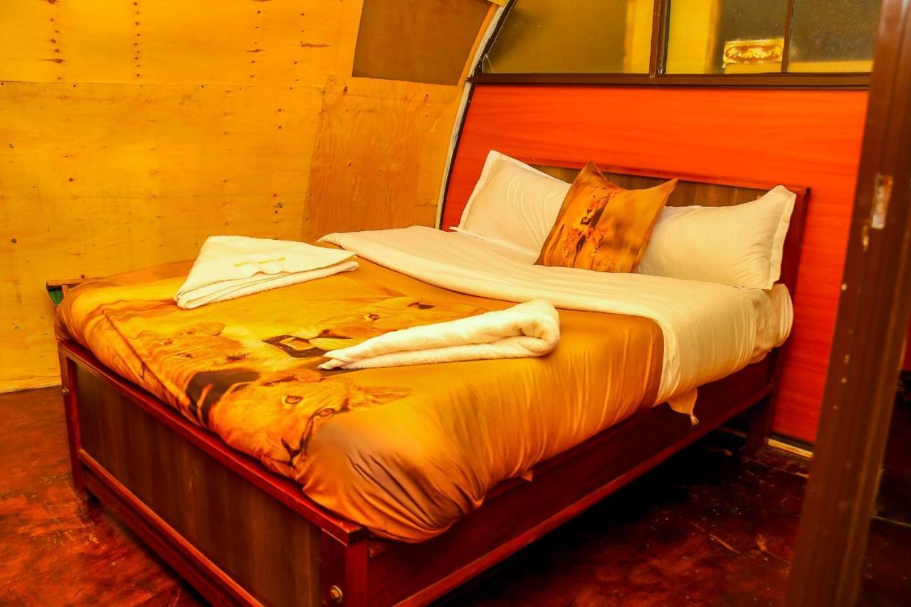 Little Amanya Camp Hotel อัมโบเซลี ภายนอก รูปภาพ