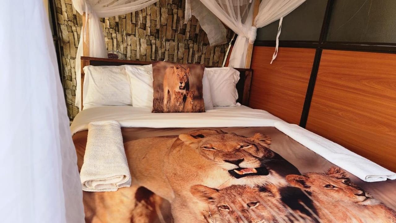 Little Amanya Camp Hotel อัมโบเซลี ภายนอก รูปภาพ